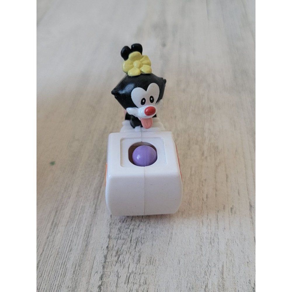 Dot warner 1993 ice cream cart toy figure
